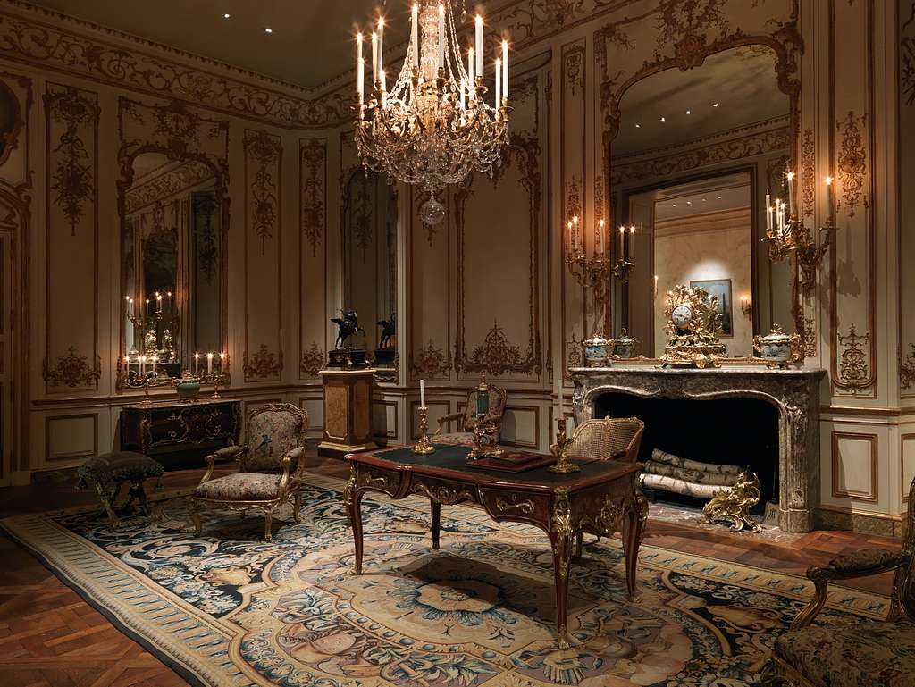 Luxury Palace Room Reflection in Hôtel de Varengeville Paris